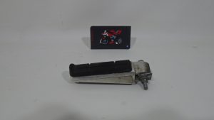 ESTRIBO TRASERO IZQUIERDO YAMAHA FZ6 S2 07-10